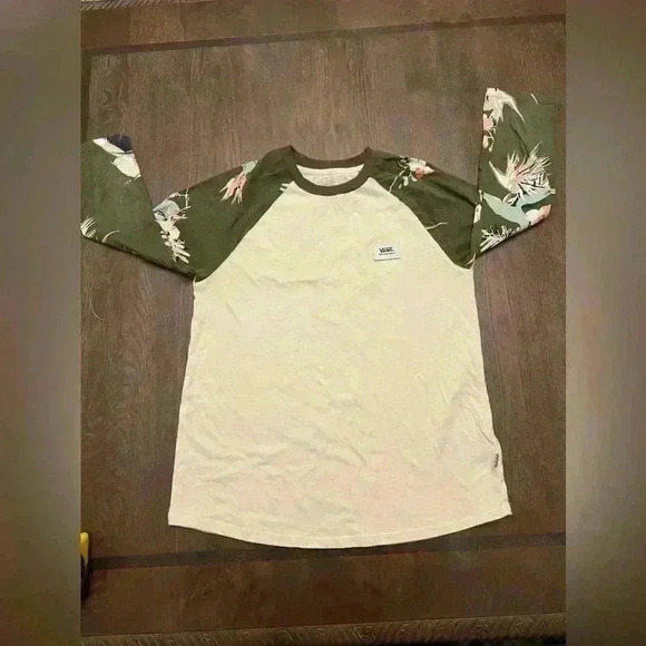 Vans Tops - Vans Raglan tee